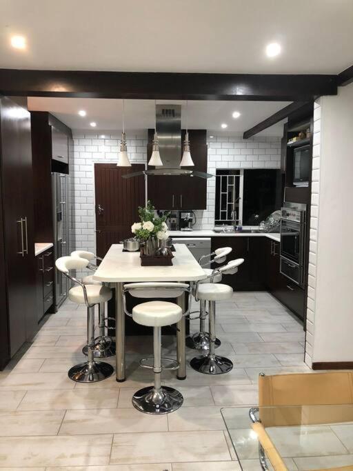 הארטביספורט Red Cascade - Luxury 4 Bedrooms -Solar And Aircons מראה חיצוני תמונה